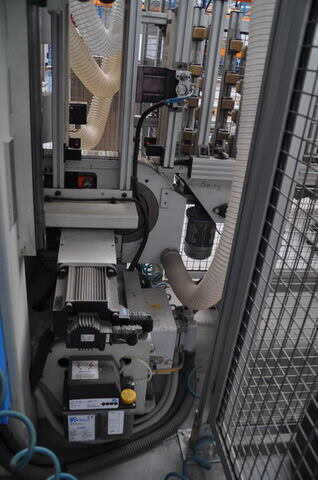 Brema Vertikales CNC-Fräs- und Bohrzentrum - gebraucht Vektor (14)