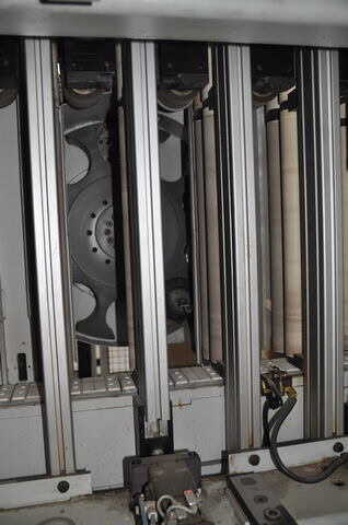 Brema Vertikales CNC-Fräs- und Bohrzentrum - gebraucht Vektor (18)