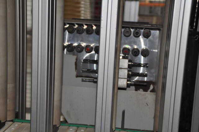 Brema Vertikales CNC-Fräs- und Bohrzentrum - gebraucht Vektor (21)
