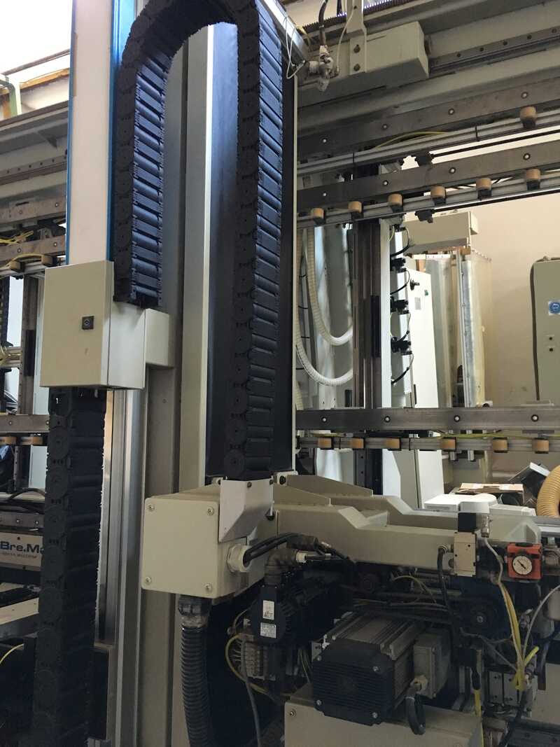 Brema Vertikales CNC-Bearbeitungszentrum - gebraucht ARKIA (8)
