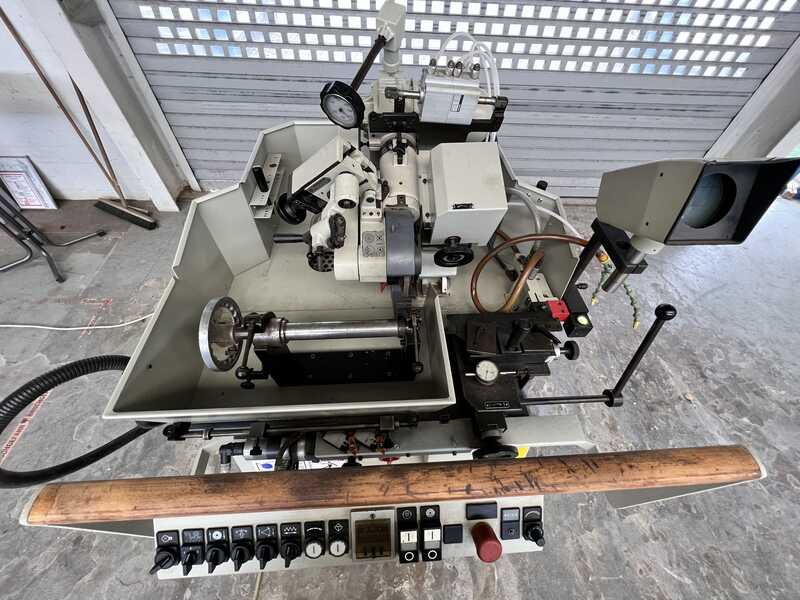 Weinig Universelle Werkzeugschleifmaschine - gebraucht Rondamat 970 (4)