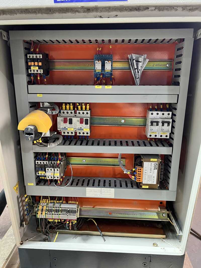 Falcioni Leistenspritzmaschine / Lackierautomat - gebraucht FM 81 (12)