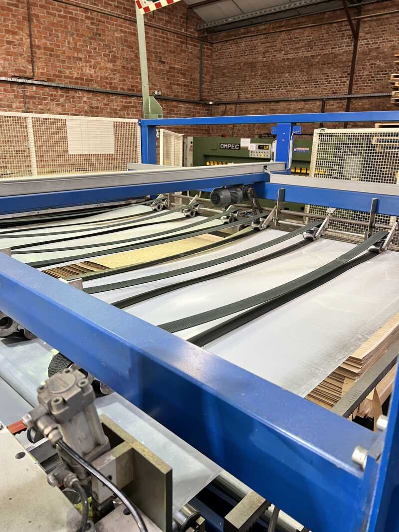 Fisher + Rückle Querfurnier-Zusammensetzmaschine / Furnierzusammensetzmaschine im Querdurchlauf - gebraucht Delta FZX 28 Delta + RVP / BS (15)