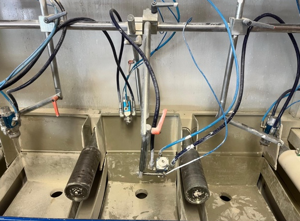 Uniwood Leistenspritzmaschine - gebraucht SMP 420 (2)