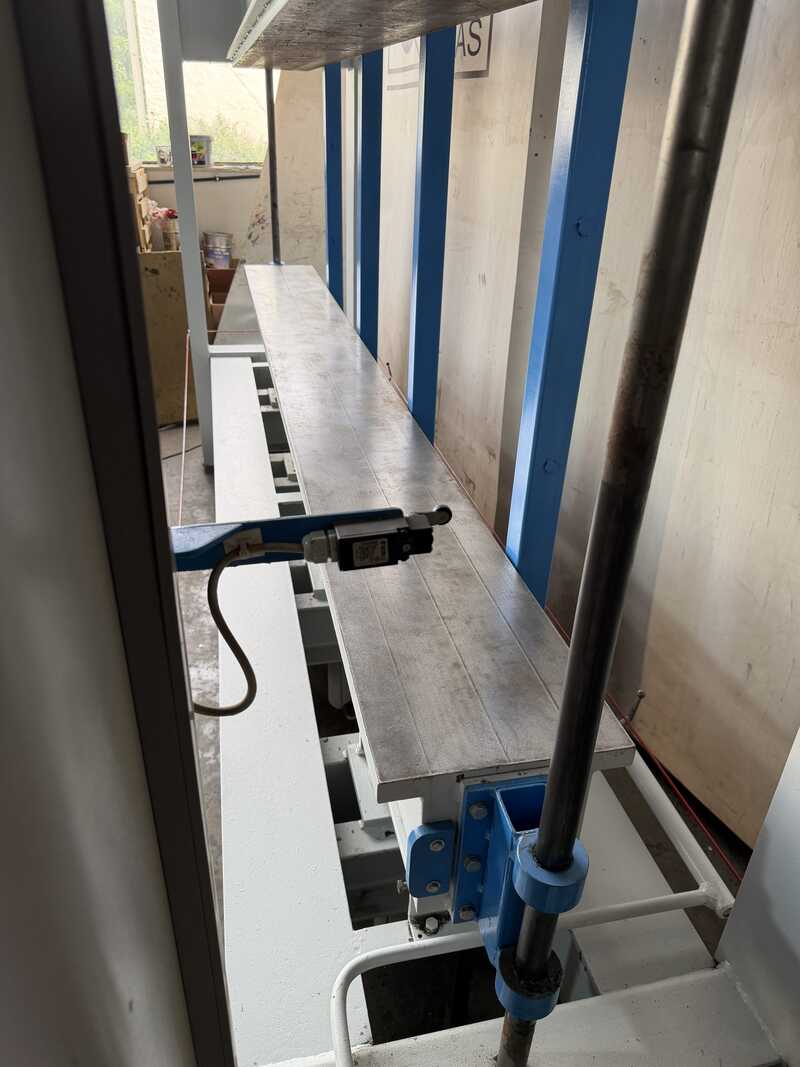 Soest Blockpresse / Stationäre Presse für Mehrschichtparkett - gebraucht T-80 (7)