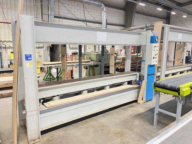 Soest Blockpresse / Stationäre Presse für Mehrschichtparkett - gebraucht T-80 (1)